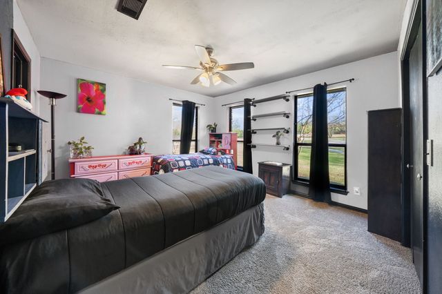 206 County Road 43340, Paris, TX 75462