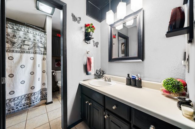 206 County Road 43340, Paris, TX 75462