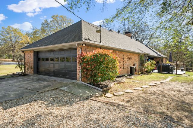 206 County Road 43340, Paris, TX 75462