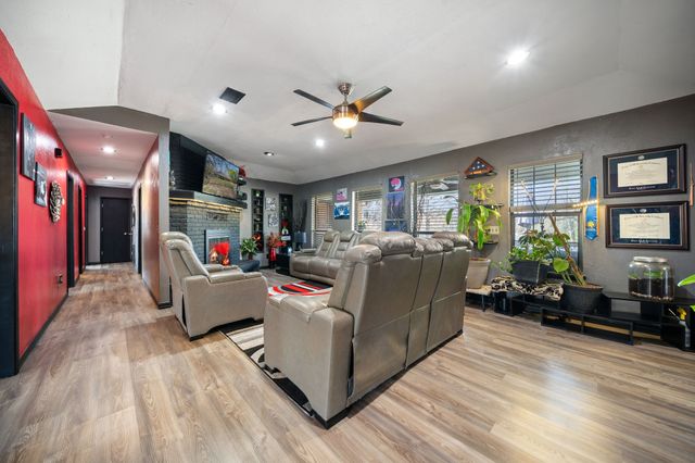 206 County Road 43340, Paris, TX 75462