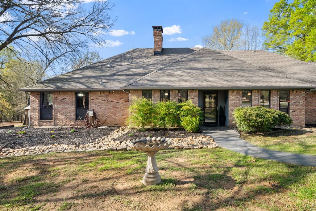 206 County Road 43340, Paris, TX 75462