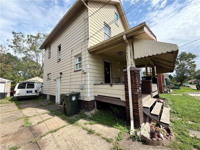 2013 17th Street NE, Canton, OH 44705