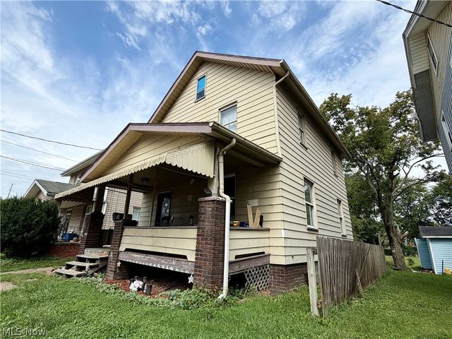 2013 17th Street NE, Canton, OH 44705