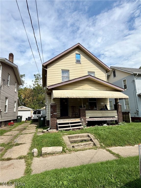 2013 17th Street NE, Canton, OH 44705