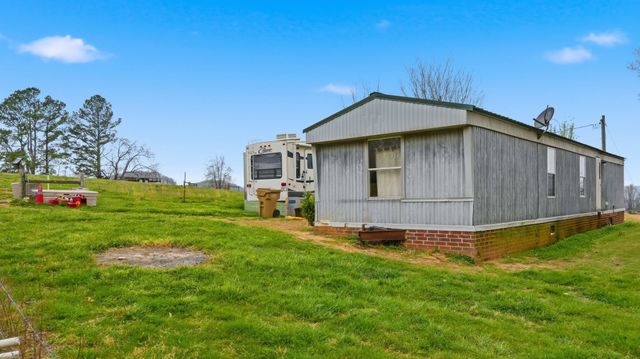 3633 Gnat Grove Rd, Cornersville, TN 37047