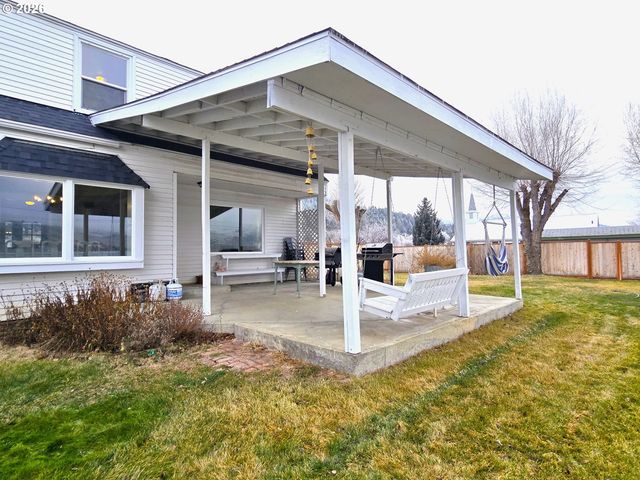 633 Se Hillcrest Rd, John Day, OR 97845