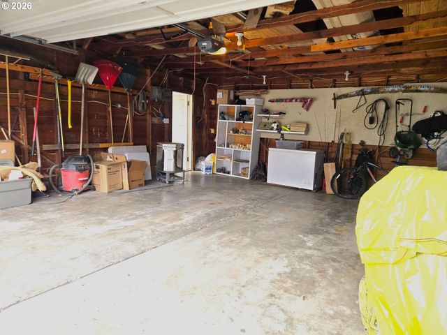 633 Se Hillcrest Rd, John Day, OR 97845