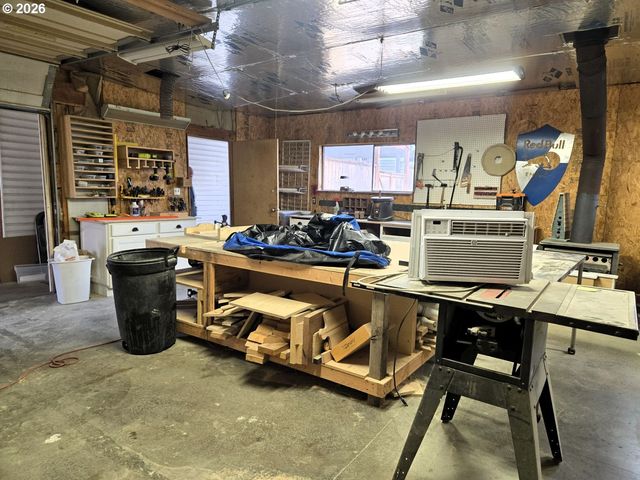 633 Se Hillcrest Rd, John Day, OR 97845
