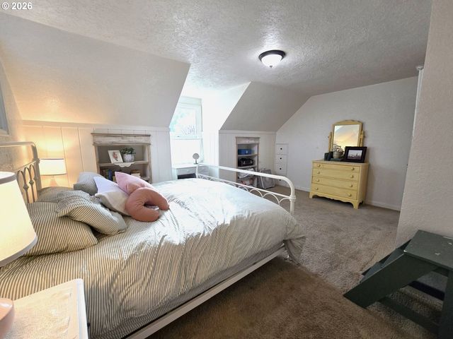 633 Se Hillcrest Rd, John Day, OR 97845