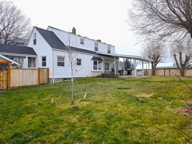 633 Se Hillcrest Rd, John Day, OR 97845