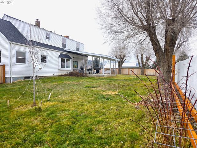 633 Se Hillcrest Rd, John Day, OR 97845
