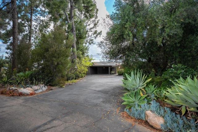 11115 Valley Lights Drive, El Cajon, CA 92020