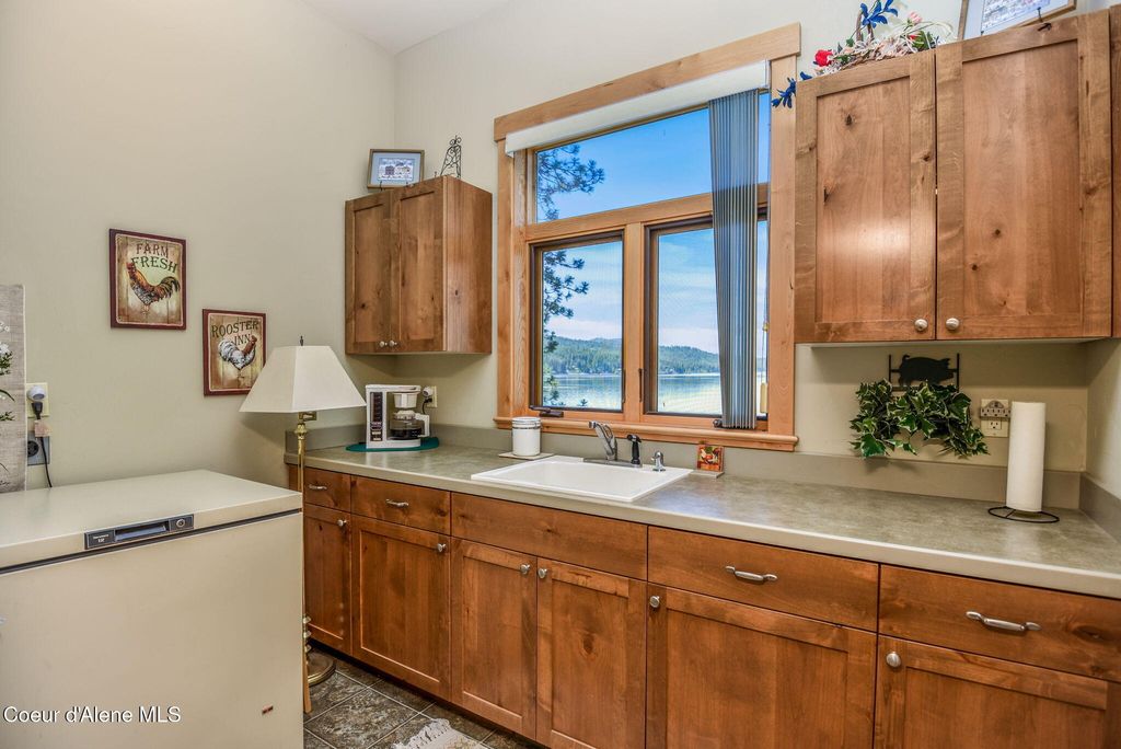 412 E Beachhouse Ln, Harrison, ID 83833 photo 35