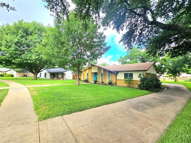 1929 Deep Valley Drive, Richardson, TX 75080