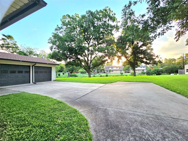 1929 Deep Valley Drive, Richardson, TX 75080