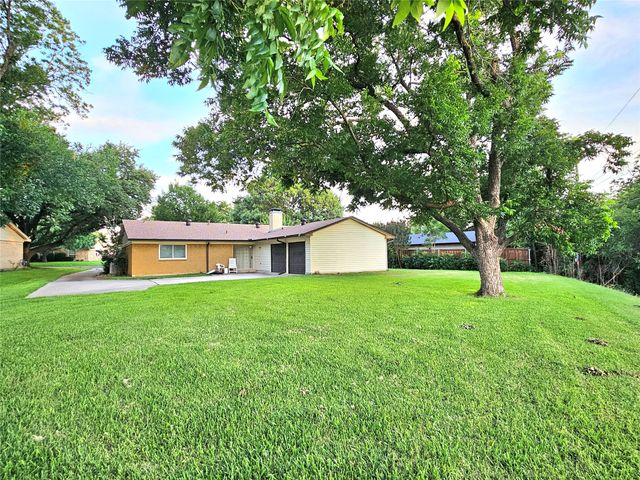 1929 Deep Valley Drive, Richardson, TX 75080