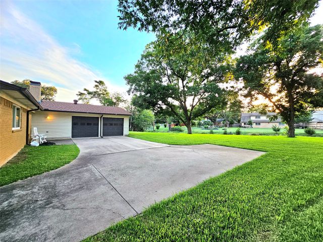 1929 Deep Valley Drive, Richardson, TX 75080
