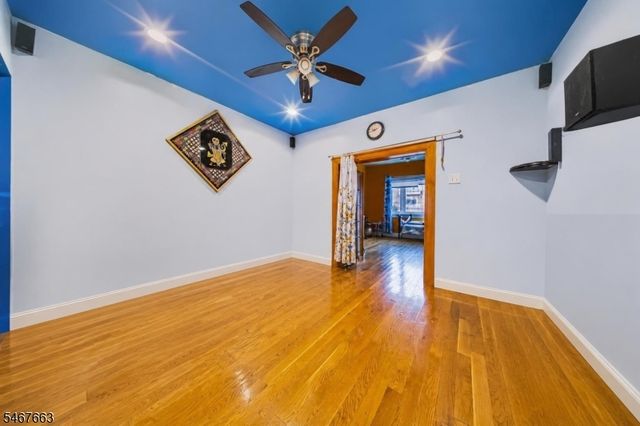 1635 Lincoln St, Jersey City, NJ 07307