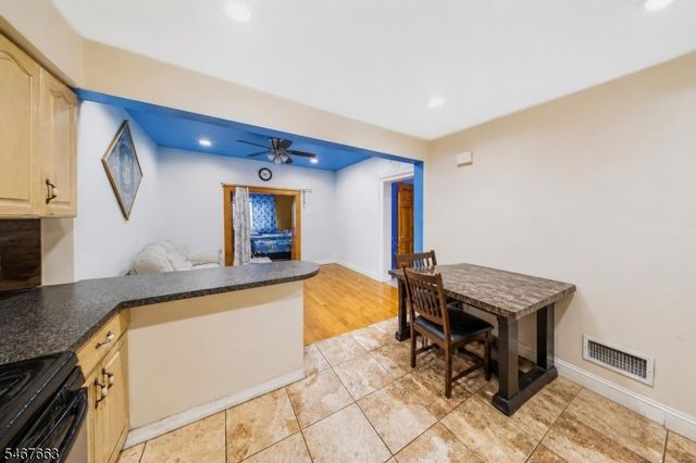 1635 Lincoln St, Jersey City, NJ 07307