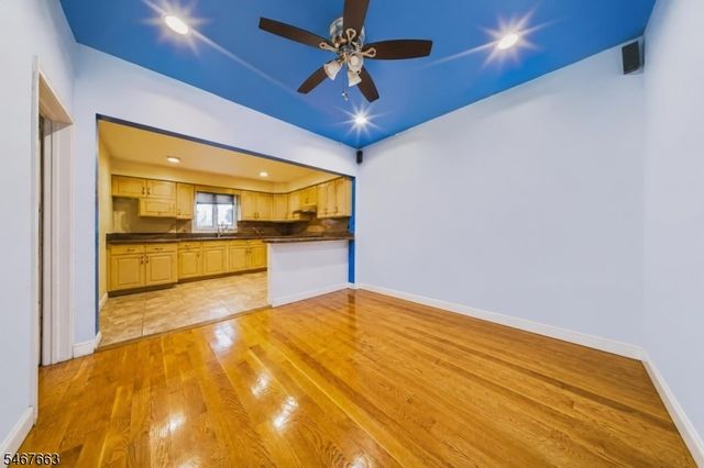 1635 Lincoln St, Jersey City, NJ 07307