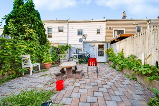 1635 Lincoln St, Jersey City, NJ 07307