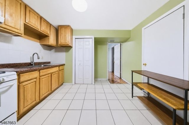 1635 Lincoln St, Jersey City, NJ 07307