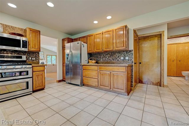 3960 Baldwin Road, Ortonville, MI 48462
