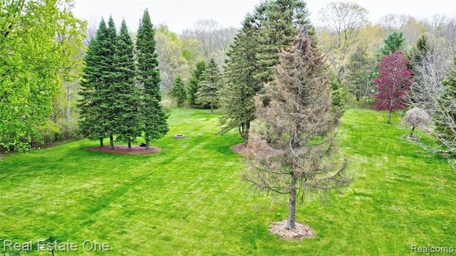 3960 Baldwin Road, Ortonville, MI 48462