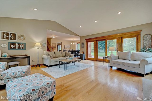 3960 Baldwin Road, Ortonville, MI 48462