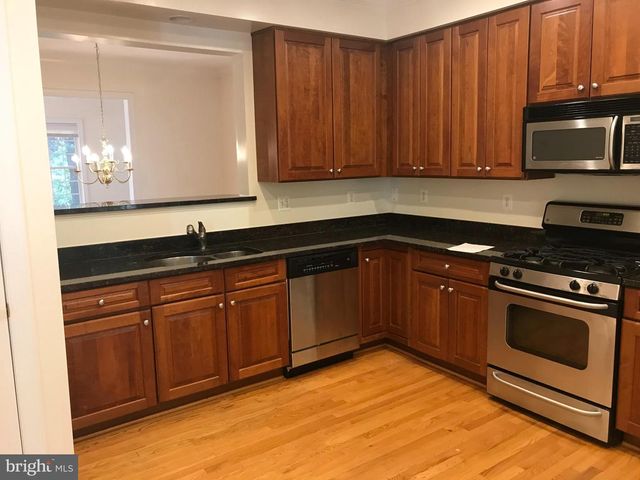 5654 8TH RD N, Arlington, VA 22205