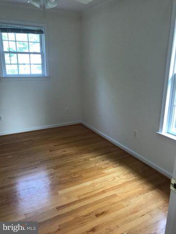 5654 8TH RD N, Arlington, VA 22205