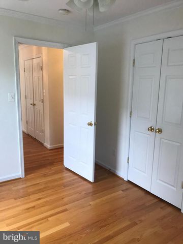 5654 8TH RD N, Arlington, VA 22205