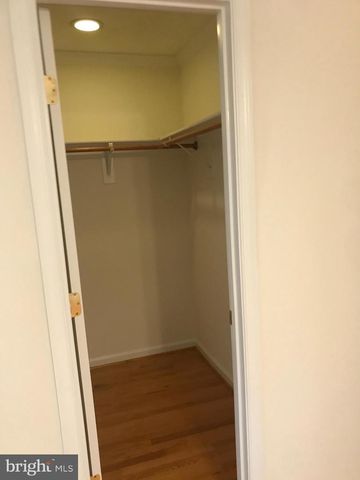 5654 8TH RD N, Arlington, VA 22205