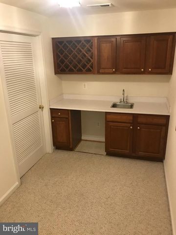 5654 8TH RD N, Arlington, VA 22205