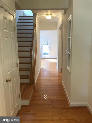 5654 8TH RD N, Arlington, VA 22205