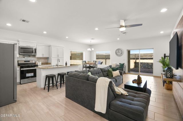 13083 CLEETHORPES Street, El Paso, TX 79928