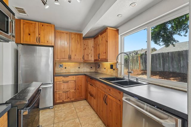 4941 Palm Ave, Sacramento, CA 95841