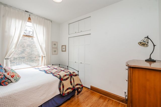 111 S Grove Avenue 2S, Oak Park, IL 60302