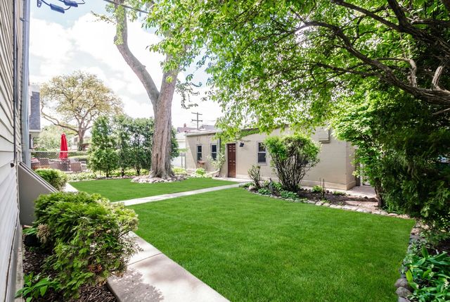 111 S Grove Avenue 2S, Oak Park, IL 60302