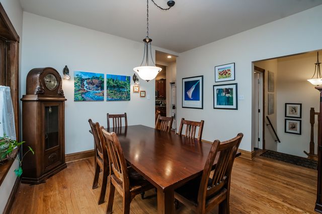 111 S Grove Avenue 2S, Oak Park, IL 60302
