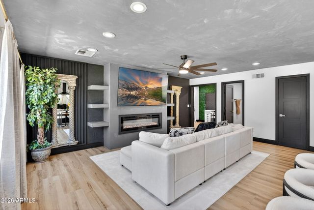 1350 E Gail Court, Gilbert, AZ 85296