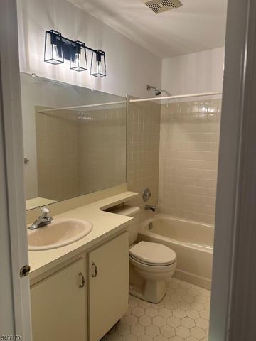 2801 Doolittle Dr, Bridgewater Twp., NJ 08807