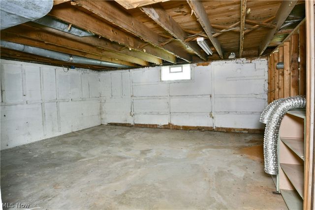 6979 Thompson Clark Road, Bristolville, OH 44402