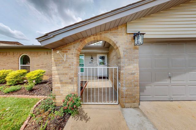 6912 Griggs Street, Forest Hill, TX 76140