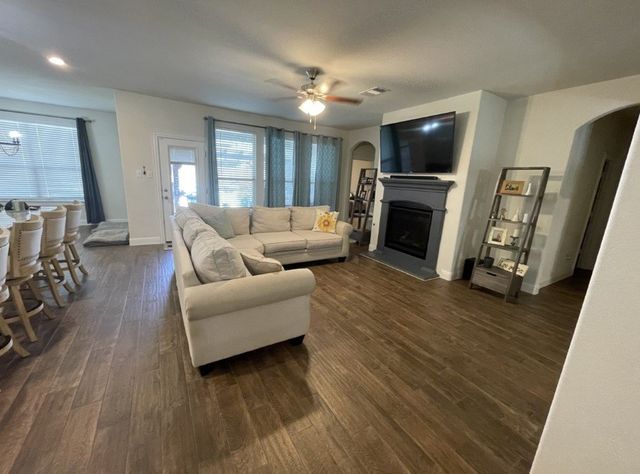 2917 Grizzly Road, Aubrey, TX 76227