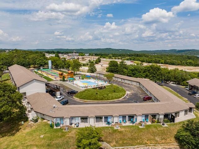 70 Kimberling Crossing Dr 209, Kimberling City, MO 65686