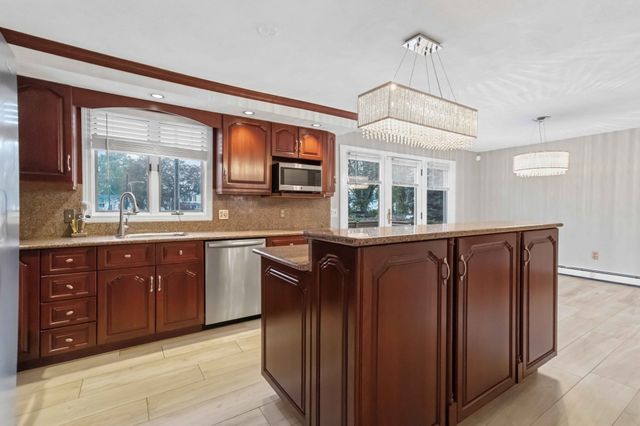 27 Carr Rd 1, Saugus, MA 01906