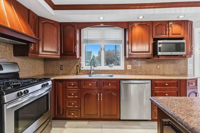 27 Carr Rd 1, Saugus, MA 01906