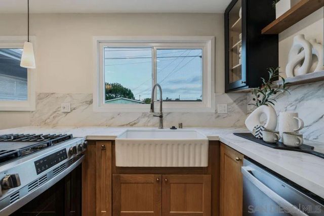 5524 Norwich St, San Diego, CA 92117