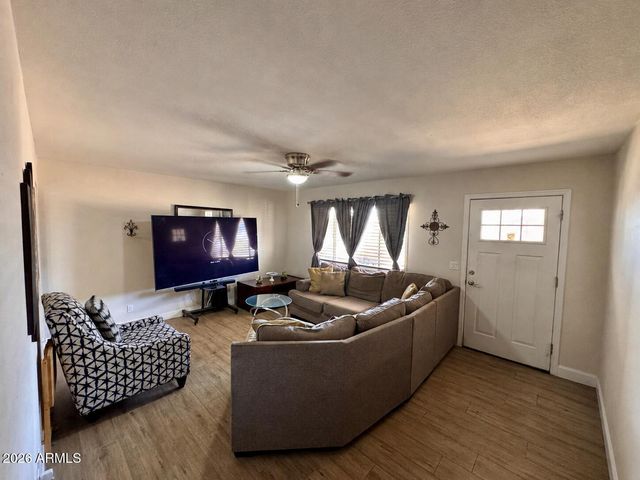3317 W LAUREL Lane, Phoenix, AZ 85029